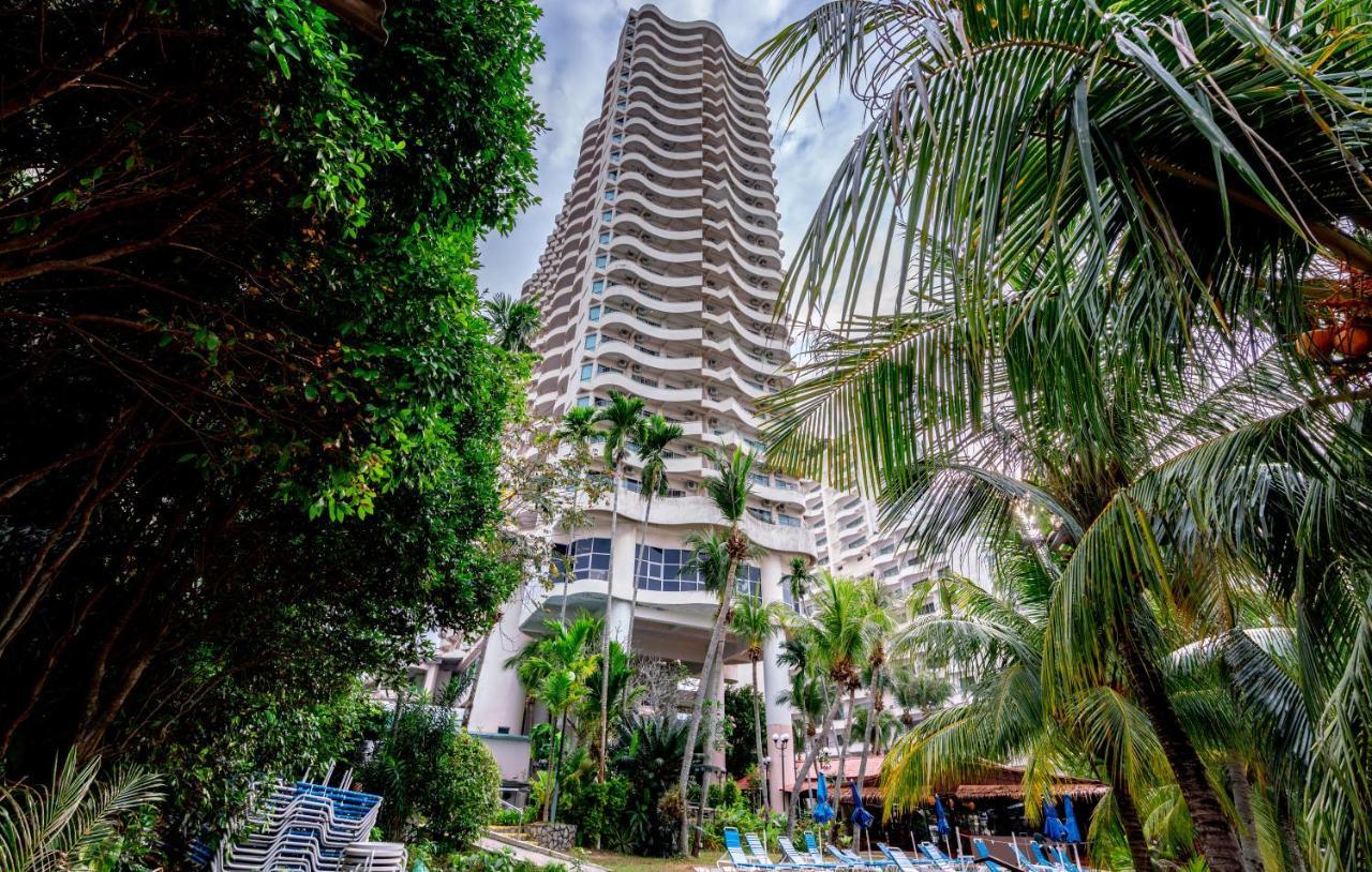 Romantic Couple Suite + Beach-Front Balcony Танджунг-Бунга Экстерьер фото